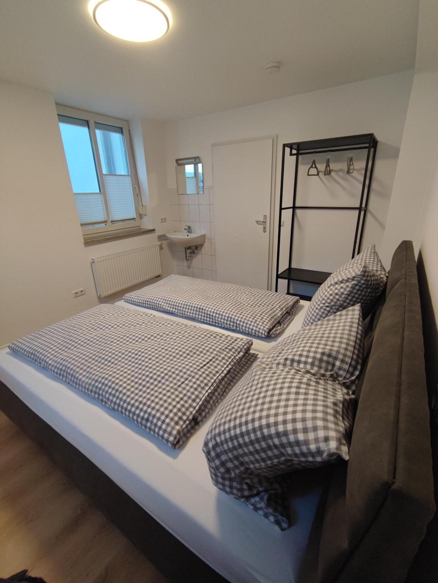 Fewo Planer Altstadtwohnung Mit Terrasse & Parkplatz Memmingen Exterior foto
